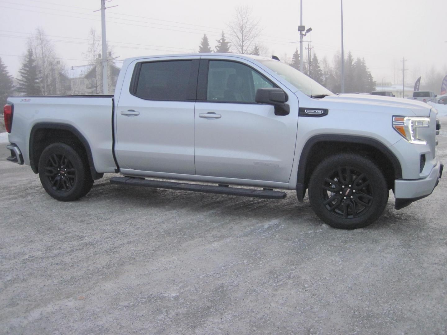 2021 silver /black GMC Sierra 1500 Elevation (3GTU9CED8MG) , located at 9530 Old Seward Highway, Anchorage, AK, 99515, (907) 349-3343, 61.134140, -149.865570 - Nice Low miles GMC Sierra 1500 come take a test drive - Photo#2